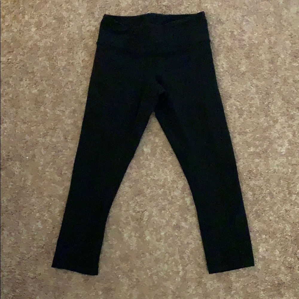 Lululemon wunder under crops size 4